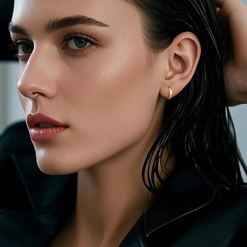 Minimal Gold Hoop Earrings